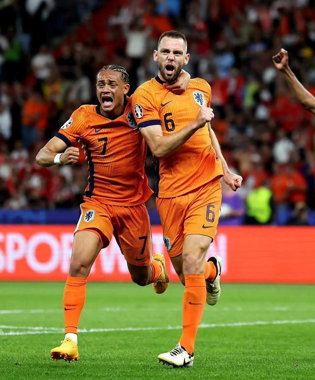 紧张刺激的欧洲足球赛事正在火热进行中的简单介绍