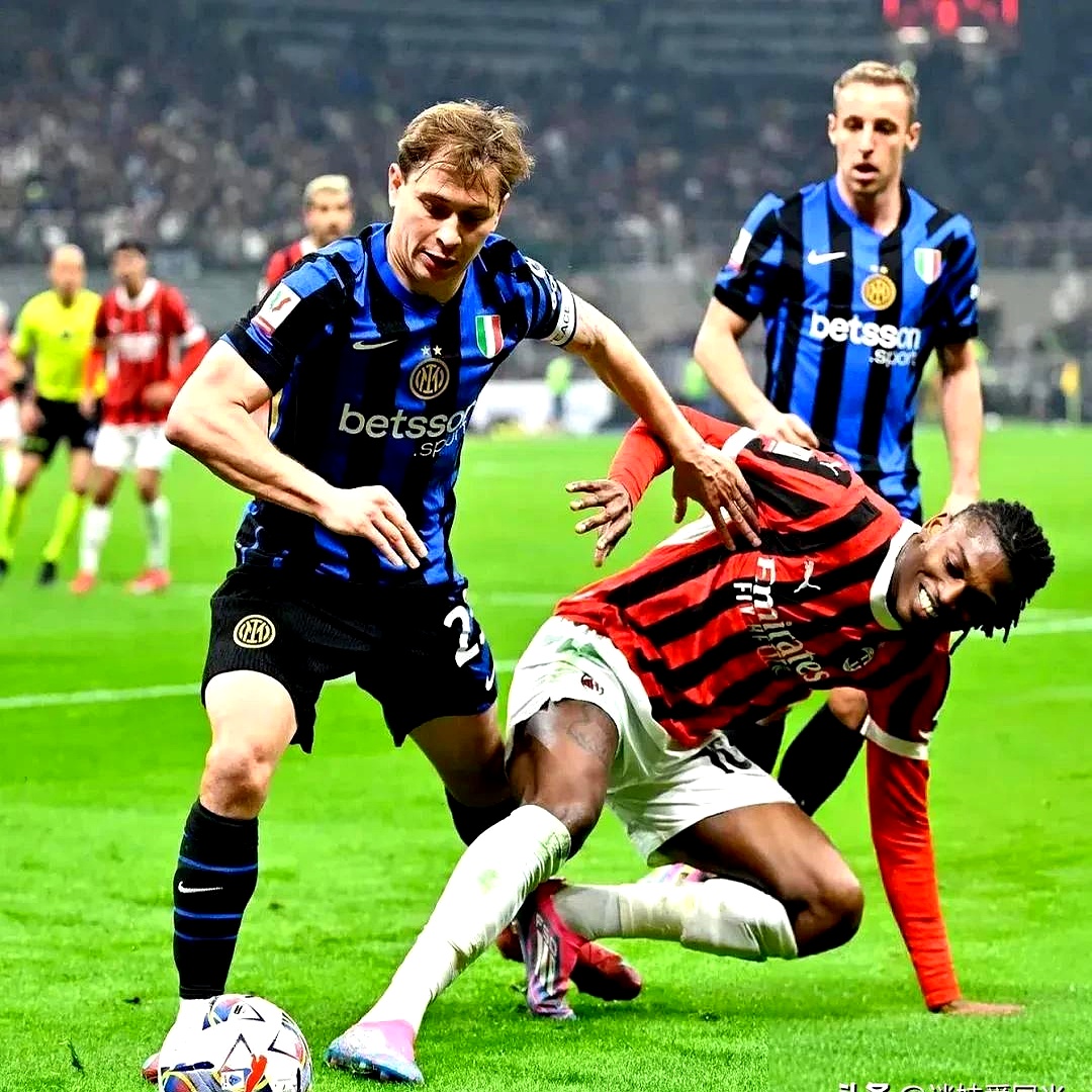 关于AC米兰惨遭尤文图斯绝杀，球迷情绪失控的信息