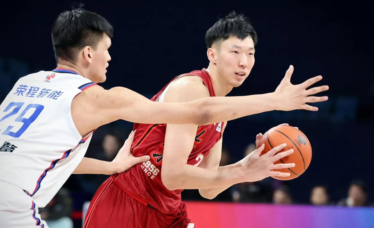 篮球比赛为球迷带来精彩对决 篮球比赛为球迷带来精彩对决