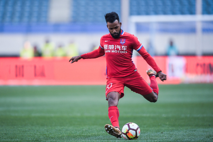 关于重庆斯威胜大连一方，迎来胜利开局的信息