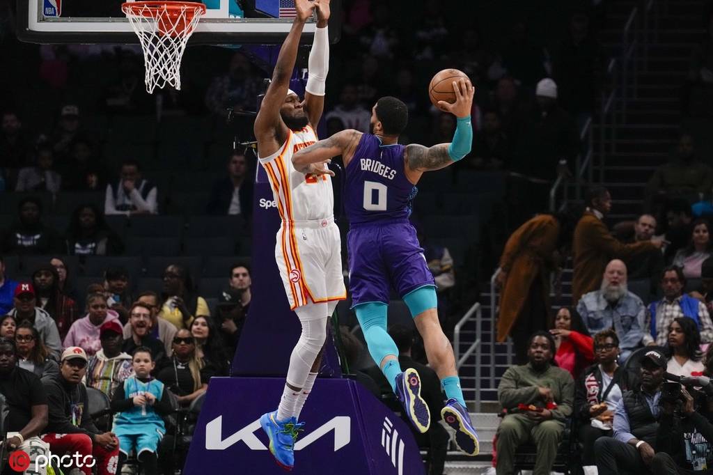 猎鹰客场击败黄蜂,取得三连胜的简单介绍 猎鹰客场击败黄蜂,取得三连胜的简单介绍