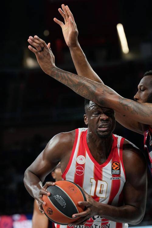 摩纳哥代表队勇夺第一,实力过人 摩纳哥代表队勇夺第一,实力过人