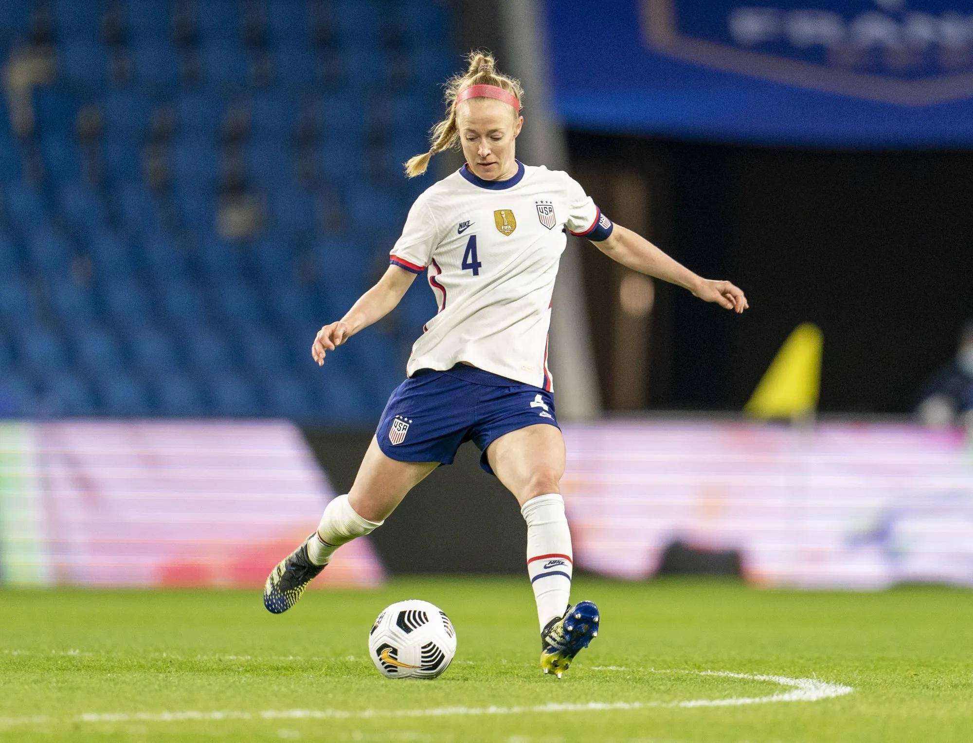 包含美国女足锻炼技术以备全球大赛的词条